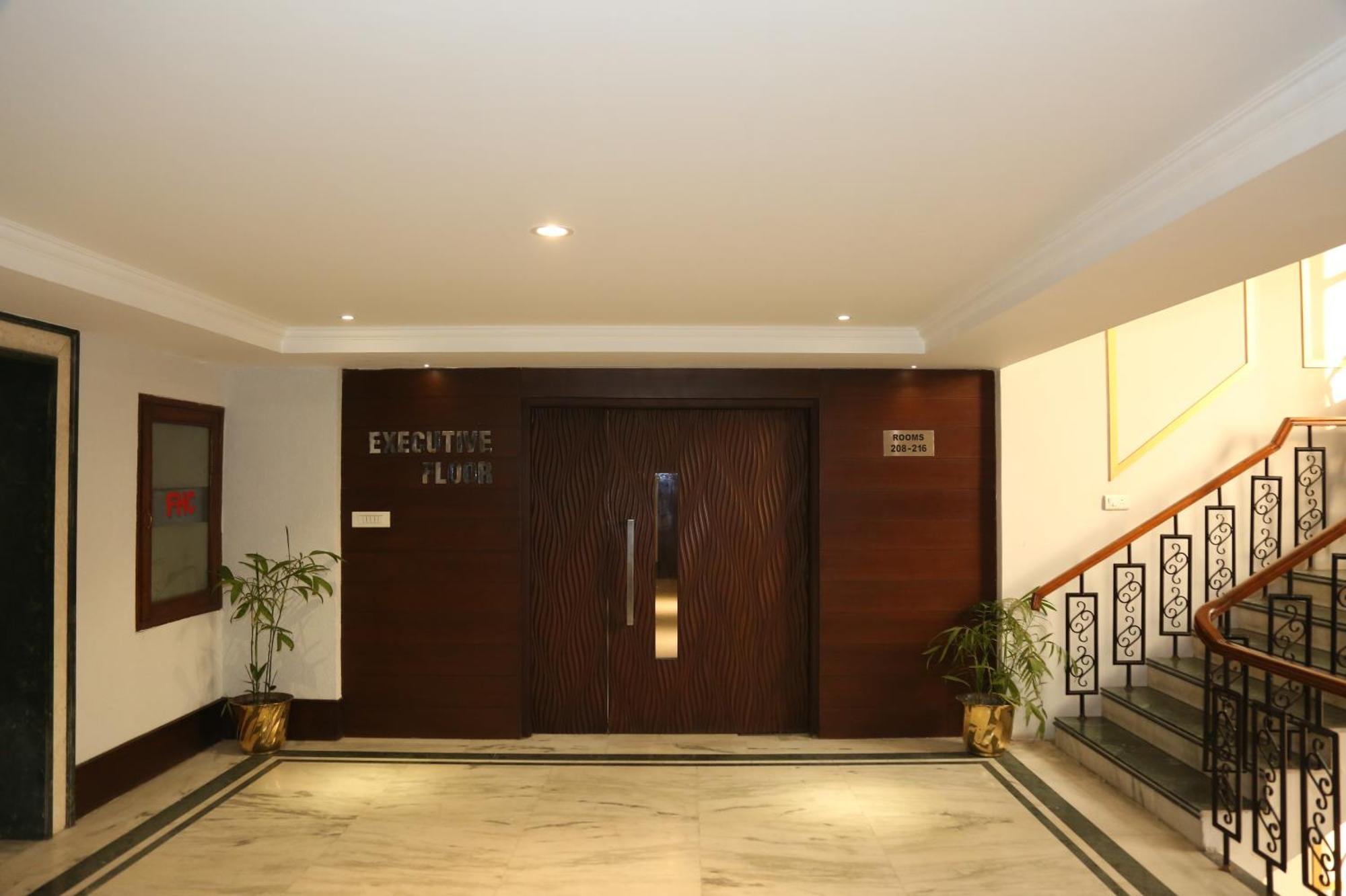 Hotel Imperial Executive Ludhijána Kültér fotó